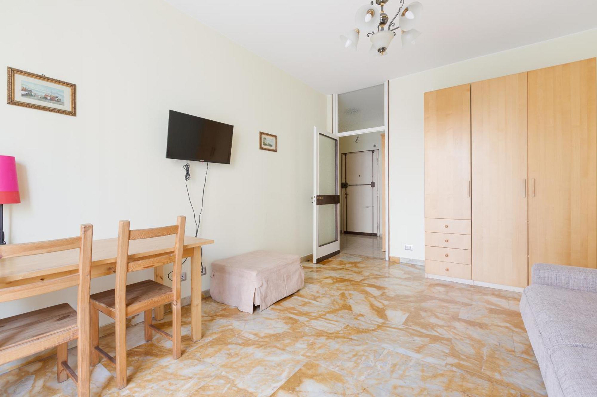 Stazione - Bilocale Con Cucina Separata Appartement Milan