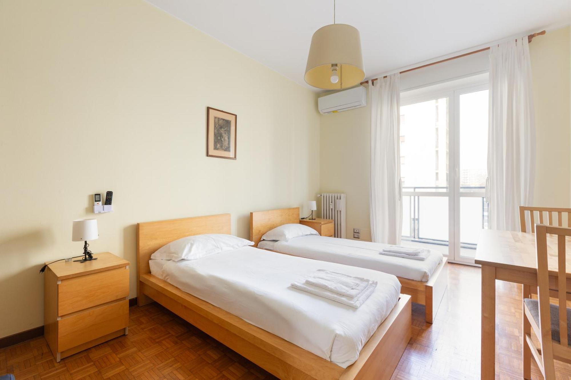 Stazione - Bilocale Con Cucina Separata Appartement Milan